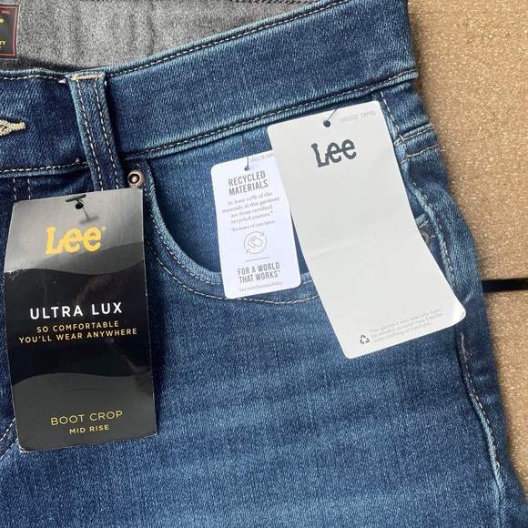 5.Jeans LEE Women’s Ultra Lux BOOT CROP Mid Rise Jeans Size:8 - Picture 4 of 11